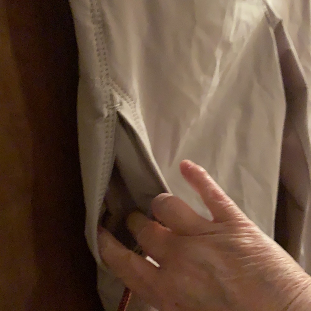 ASCEND Great hiking/Camping. Many pockets. Zip-VC - Picture 3 of 10